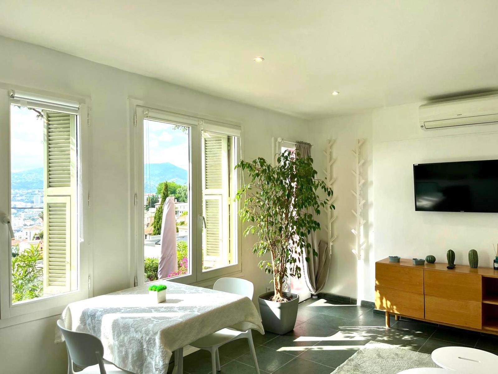 Appartement Terrasse, Vue & Montagne, Parking & Clim